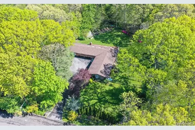 20 Cherry Lane, Syosset, NY 11791 - Photo 2