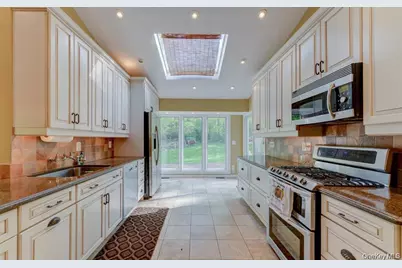 20 Cherry Lane, Syosset, NY 11791 - Photo 6