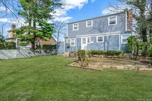 2492 6th Ave, East Meadow, NY 11554 - Photo 6