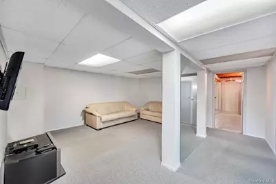 26 Terry Street, Hicksville, NY 11801 - Photo 12