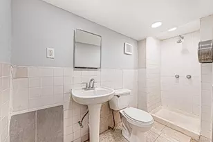 200 Princeton St, Hempstead, NY 11550 - Photo 40