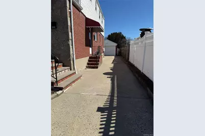 660 S 10th Street, New Hyde Park, NY 11040 - Photo 2