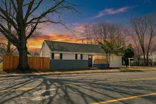 3323 Great Neck Rd, Amityville, NY 11701 - Photo 2