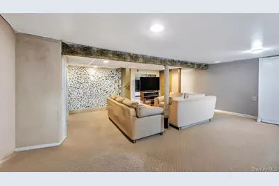 78 Claridge Avenue, Elmont, NY 11003 - Photo 22