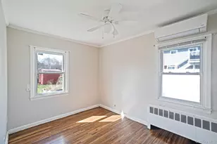 10 Clarence St, Copiague, NY 11726 - Photo 24