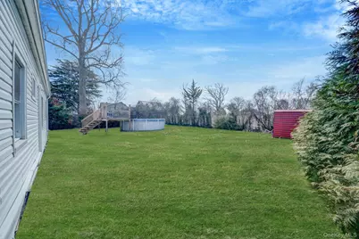 10 Clarence Street, Copiague, NY 11726 - Photo 10