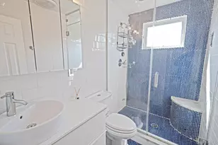 10 Clarence St, Copiague, NY 11726 - Photo 30