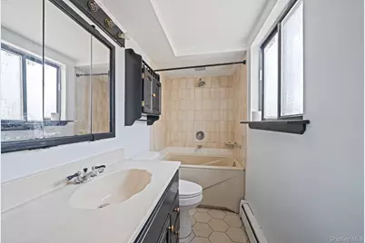 676 Bohemia Parkway, Sayville, NY 11782 - Photo 22