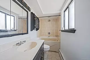 676 Bohemia Pkwy, Sayville, NY 11782 - Photo 22