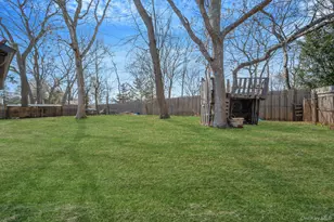 676 Bohemia Pkwy, Sayville, NY 11782 - Photo 32