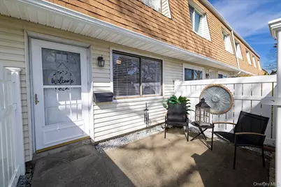 64 Storm Drive, Holtsville, NY 11742 - Photo 4