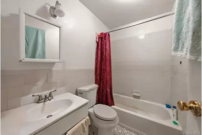 811 E 228th Street, Bronx, NY 10466 - Photo 18