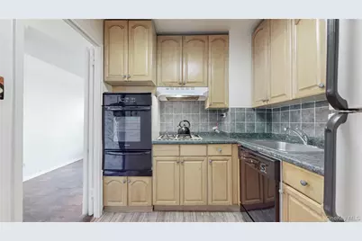 6120 Grand Central Parkway #A704, Forest Hills, NY 11375 - Photo 4