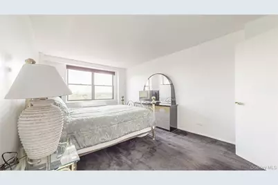 6120 Grand Central Parkway #A704, Forest Hills, NY 11375 - Photo 6