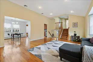 7 Plainview Rd, Bethpage, NY 11714 - Photo 12