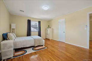 7 Plainview Rd, Bethpage, NY 11714 - Photo 26