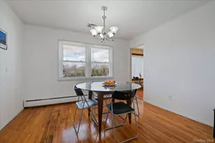 7 Plainview Rd, Bethpage, NY 11714 - Photo 14