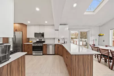 11 Castle Drive, Chestnut Ridge, NY 10977 - Photo 10