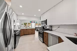 11 Castle Dr, Chestnut Ridge, NY 10977 - Photo 8