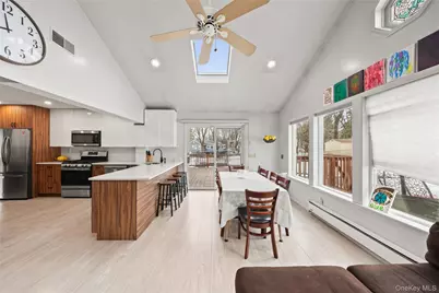 11 Castle Drive, Chestnut Ridge, NY 10977 - Photo 16