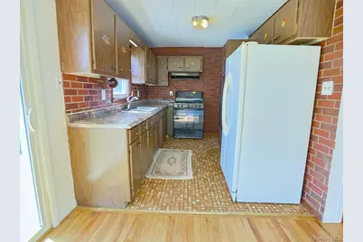 1871 Albany Post Road, Wallkill, NY 12589 - Photo 18