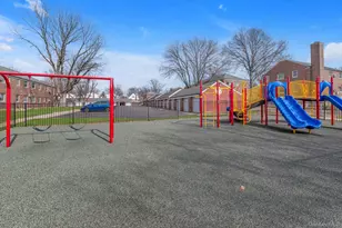 60-39 251st St, Little Neck, NY 11362 - Photo 18