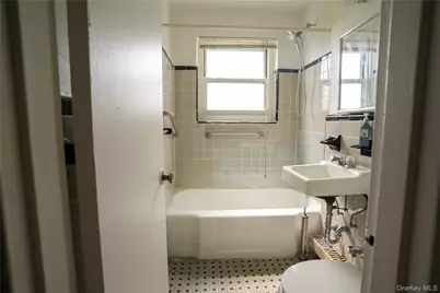 152-06 Jewel Avenue #83A, Flushing, NY 11367 - Photo 16