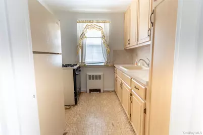 152-06 Jewel Avenue #83A, Flushing, NY 11367 - Photo 4