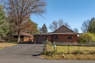 6 Medallion Rd, Kiamesha Lake, NY 12751 - Photo 2