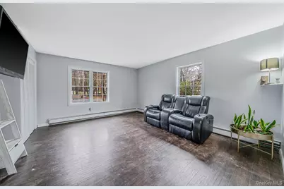 273 N Country Road, Miller Place, NY 11764 - Photo 18