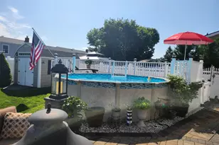 831 N Erie Ave, Lindenhurst, NY 11757 - Photo 34