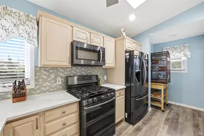 831 N Erie Avenue, Lindenhurst, NY 11757 - Photo 12