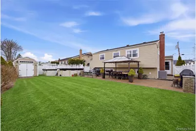 831 N Erie Avenue, Lindenhurst, NY 11757 - Photo 30