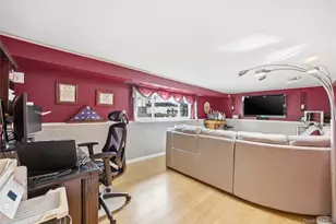 831 N Erie Ave, Lindenhurst, NY 11757 - Photo 22