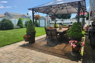 831 N Erie Ave, Lindenhurst, NY 11757 - Photo 40