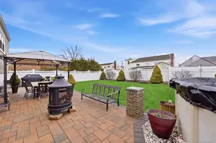 831 N Erie Ave, Lindenhurst, NY 11757 - Photo 32