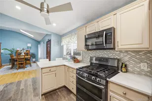 831 N Erie Ave, Lindenhurst, NY 11757 - Photo 14