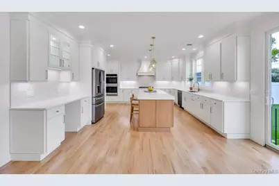 85 West Avenue, Hicksville, NY 11801 - Photo 4