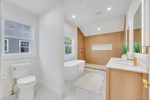 85 West Ave, Hicksville, NY 11801 - Photo 32