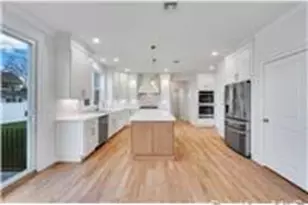 85 West Ave, Hicksville, NY 11801 - Photo 8