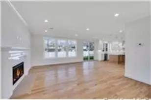 85 West Ave, Hicksville, NY 11801 - Photo 14