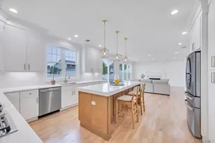 85 West Ave, Hicksville, NY 11801 - Photo 6