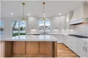 85 West Ave, Hicksville, NY 11801 - Photo 6