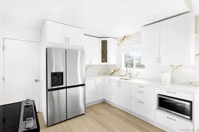 30 River Road, Sayville, NY 11782 - Photo 4