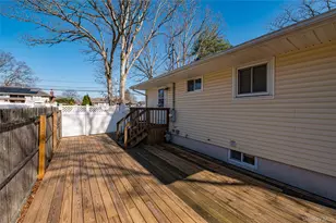 242 W 3rd St, Deer Park, NY 11729 - Photo 24