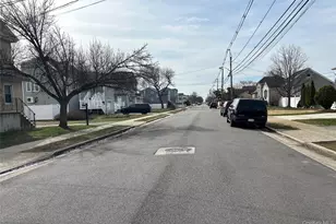 572 Miller Ave, Freeport, NY 11520 - Photo 4