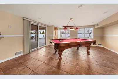 2770 Mandalay Beach Road, Wantagh, NY 11793 - Photo 20