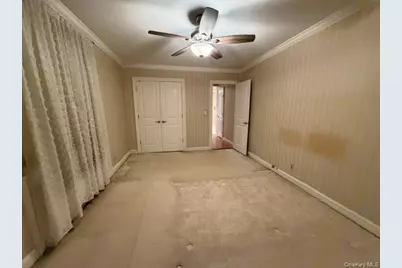 14-16 Stoner Avenue #2D, Great Neck, NY 11021 - Photo 10