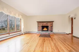 325 Middle Rd, Blue Point, NY 11715 - Photo 8
