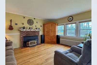 21 Maple Avenue, East Moriches, NY 11940 - Photo 4